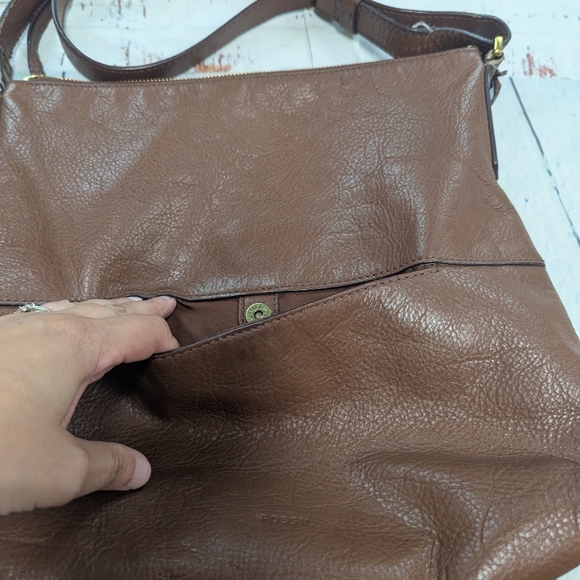 Fossil Leather Crossbody Purse - Picture 3 of 8